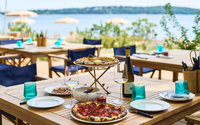 Silver Sands Motel & Beach Bungalows