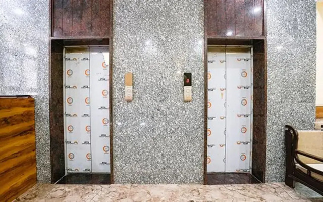 Fabhotel 7 Square