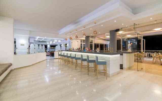 Horizon Beach Hotel
