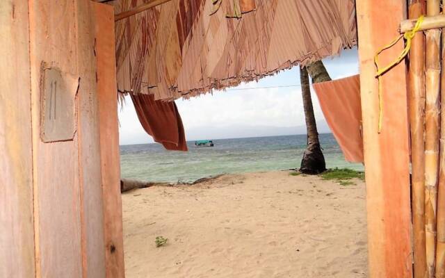 Cabins in Asserya Island - San Blas paradise - meals included