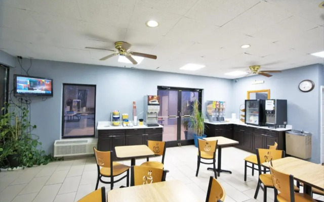 Columbus Inn and Suites