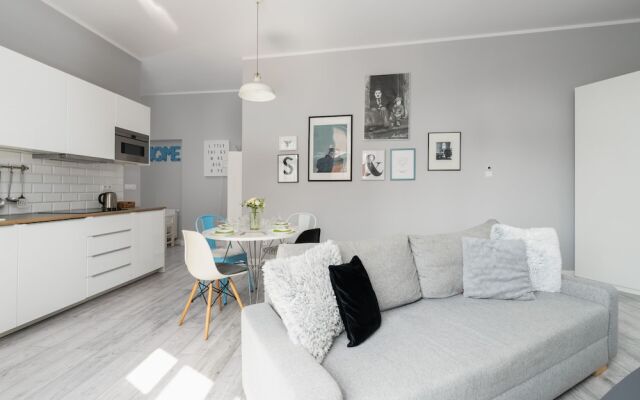 Scandi Małe Garbary Apartment by Renters