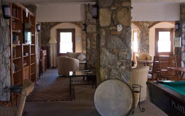 Dionysos Hotel