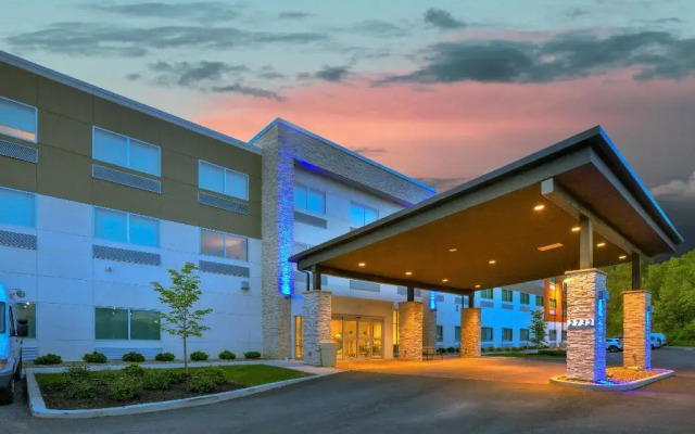 Holiday Inn Express & Suites New Castle by IHG