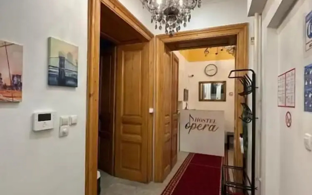 Hostel Opera