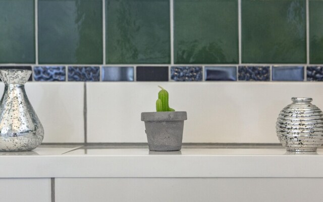 Panoramic White House Suite in Tulle