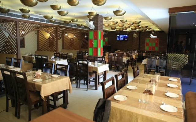 Hotel Makhan Residency