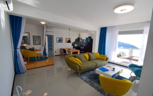 87 Stairs Apartment