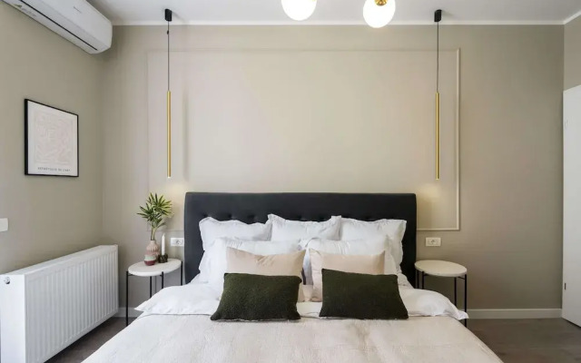 Gorgeous & Bright 2BR Condos - Steps From Old Town