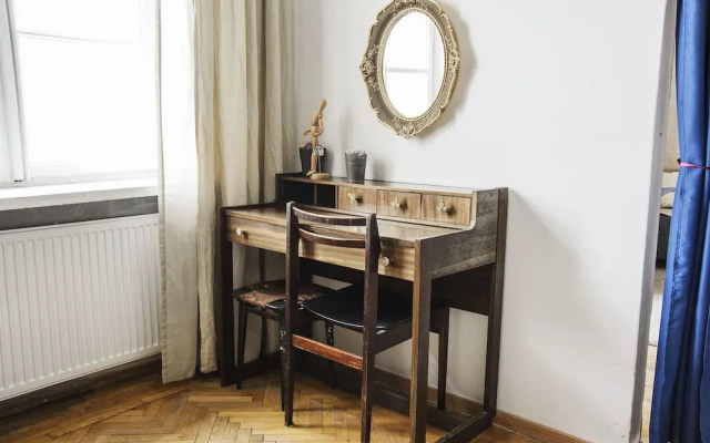 Old Town Charm Apartment