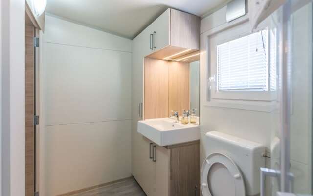 Mobile Home Rock Rose 2