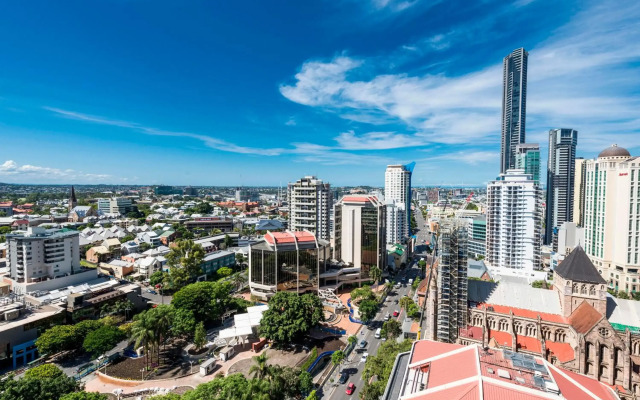 Oaks Brisbane Lexicon Suites