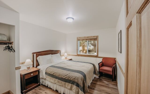 Mt Baker Lodging Cabin 3 is a Very Large Cabin on Acreage