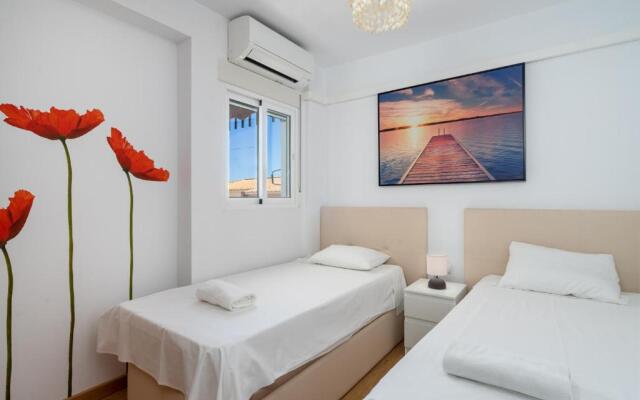 Tasteful apartment near the beach Ref 107