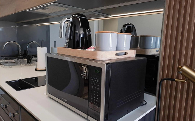 Ellipse Waterfall Executive Apartment - 612