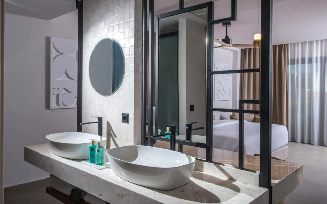 Noble Hotel Suites - Adults Only