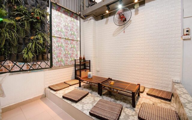 Meow Hostel