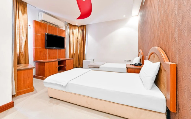 Riviera Hotel by OYO
