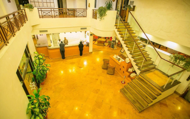Shangri-La Village Resort