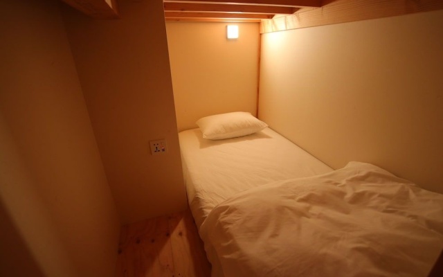Running Bare Hostel – Guest Rooms – Fuji