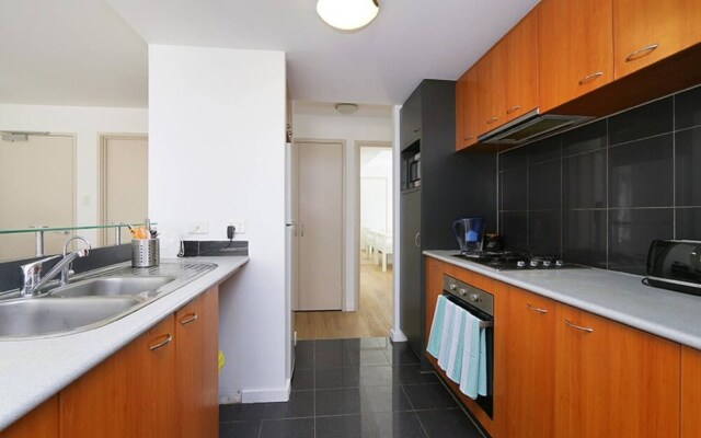 Convenient 3 Bedroom Apartment Close to Casino and CBD