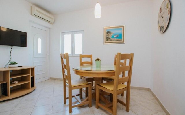 Apartments Dome - 30 m from beach