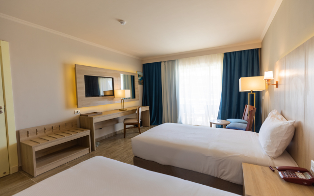 Seven Seas Jolie Bay