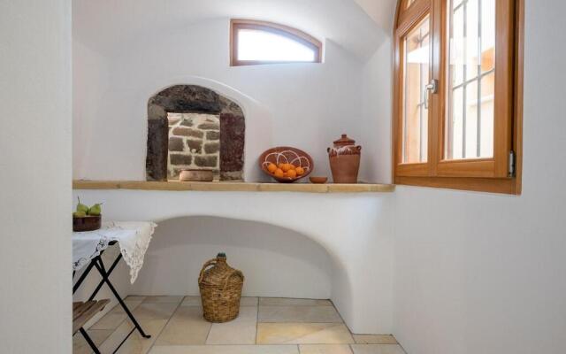 Casasantantonio 18th Century Luxury Mansion