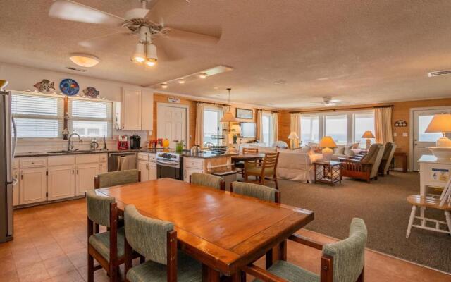 Beach Barracks by Oak Island Accommodations