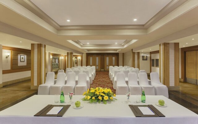 City Heart Sarovar Portico