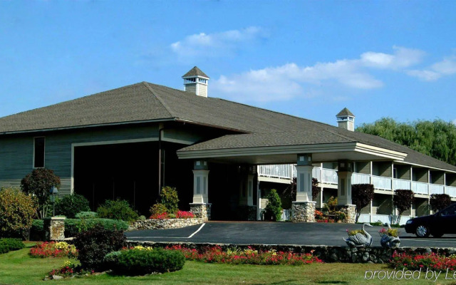 Hampton Falls Inn