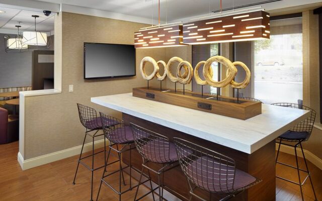 Courtyard State College