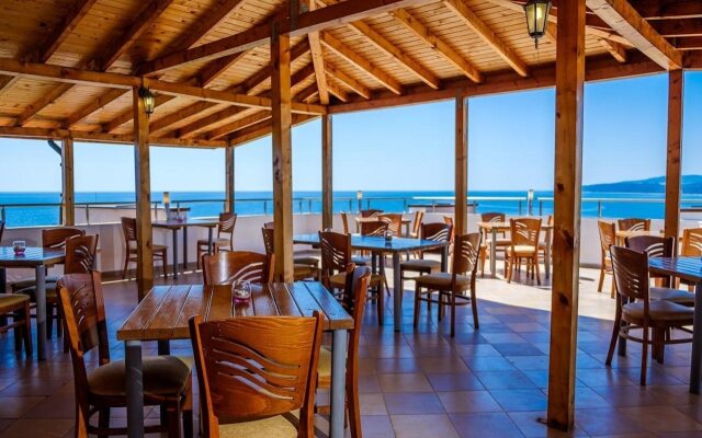 Hotel Vemara Club