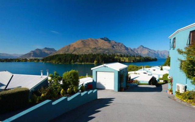 Spinnaker Bay Apartments