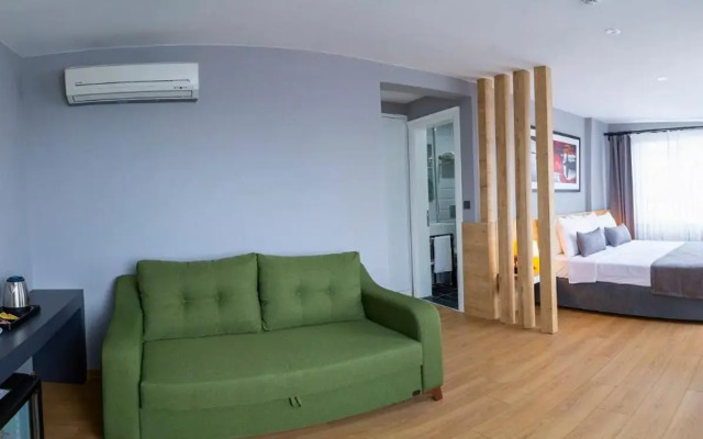 Uzer Otel