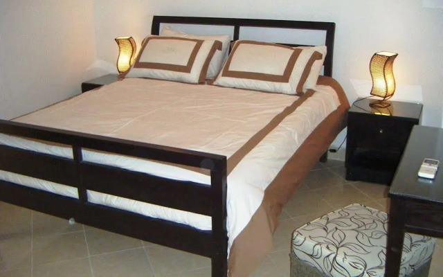 Carlton Resort Apartments