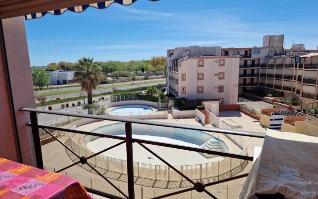 Nice 24m With Balcony Residence With Pool