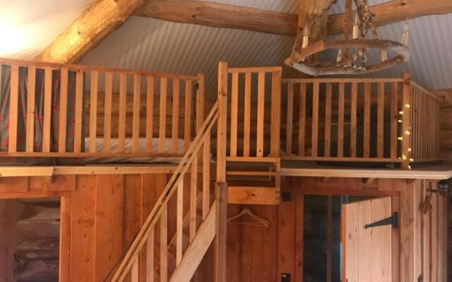 Coed y Marchog Woodland Retreat