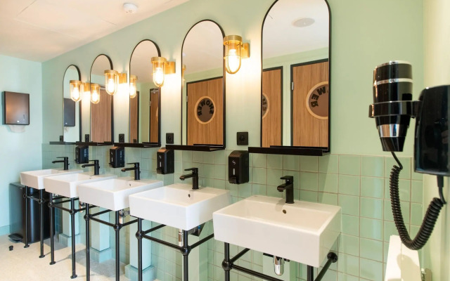 The People - Paris Nation - Hostel