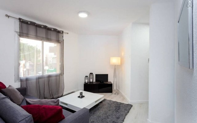 Modern and Charming 3bed Close to Torrassa Metro