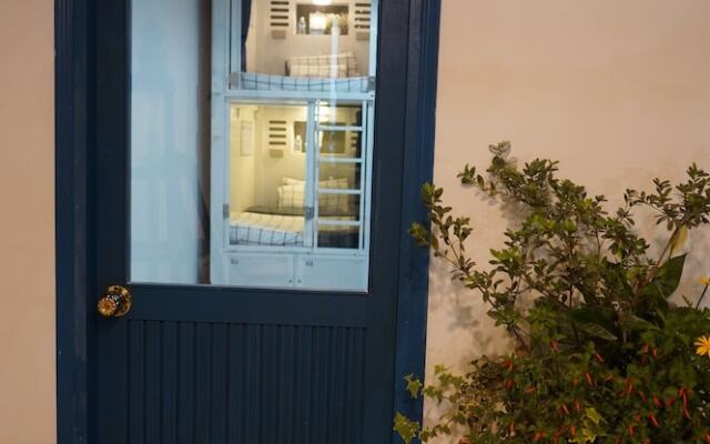 Thong Nho Oi Hostel