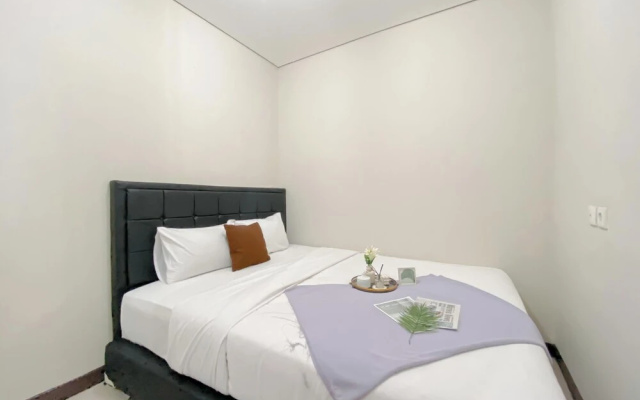 Brand New and Homey 2BR Apartment at Nifarro Park – Guest Rooms – Jakarta