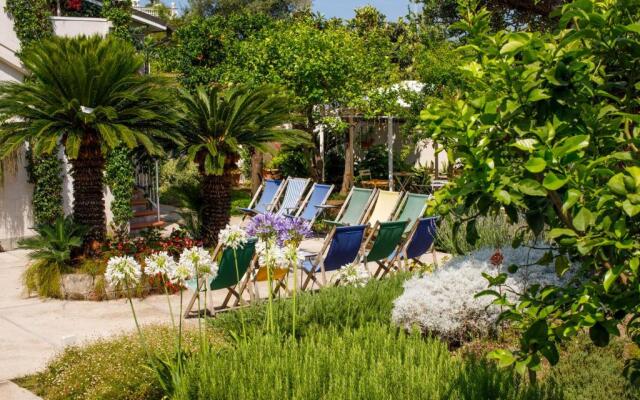 Regginè Holiday Apartments