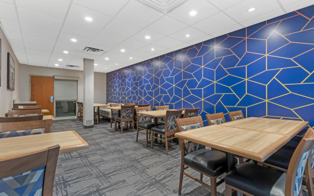 Best Western Plus Pembina Inn & Suites