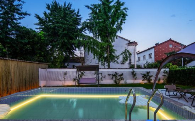 Sunday – Pool – Changzhou