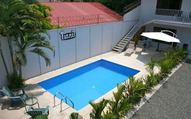 Tuanis Aparthotel