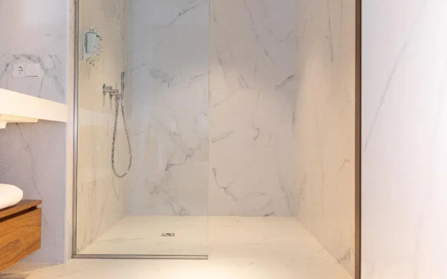 Room Mate Collection Helen Berger