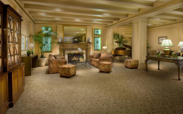 Mayflower Park Hotel