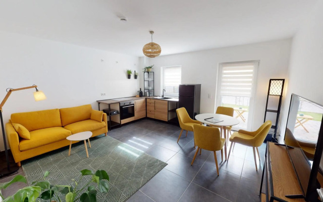 Travel Art Boardinghouse (Lazarettstr.)