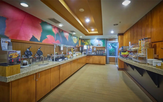 Fairfield Inn & Suites Burlington